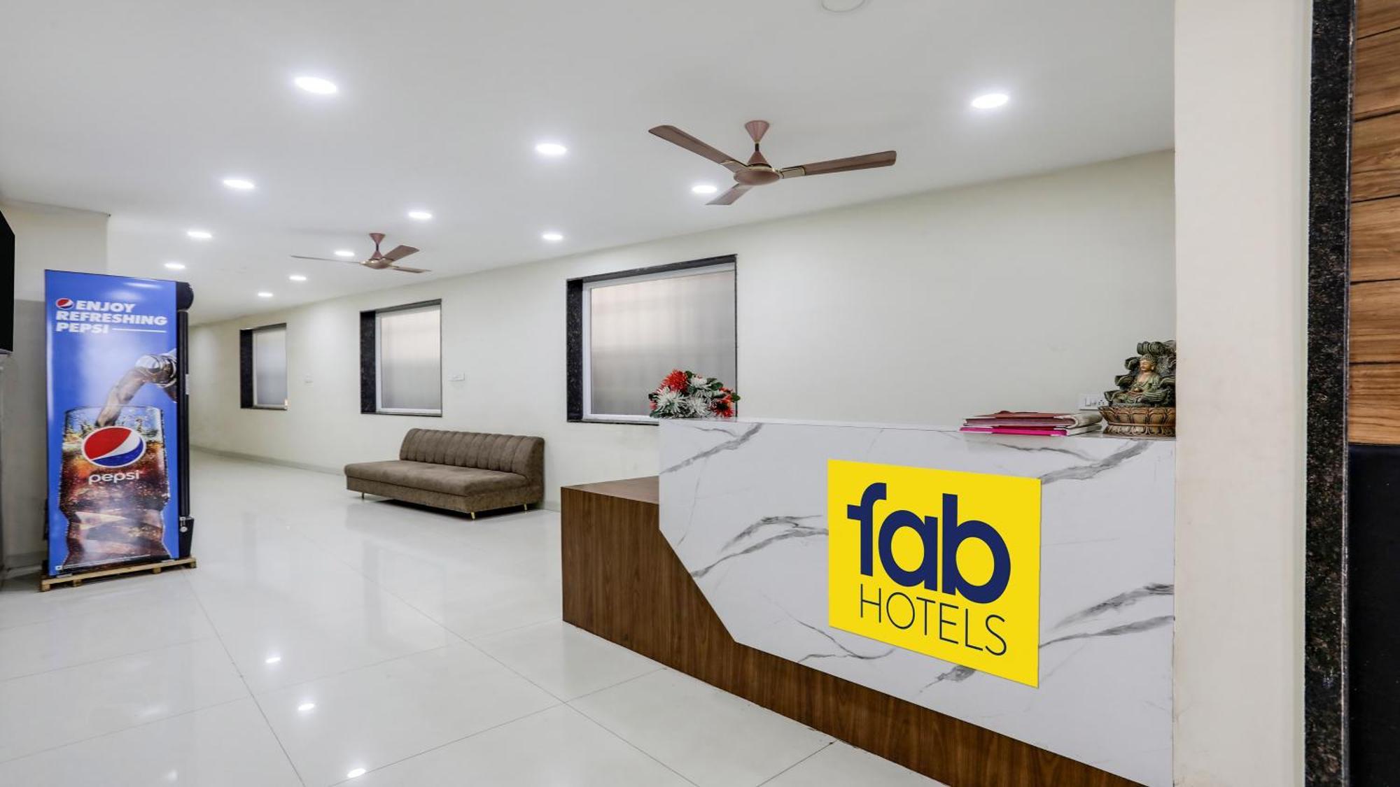 Fabhotel Mansarovar Inn Rāipur Eksteriør billede